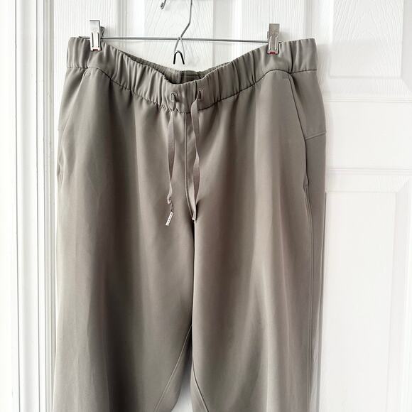 Lululemon Light Grey Sage Green On The Fly Jogger Pants Woven 28" Inseam M/L - Picture 4 of 8